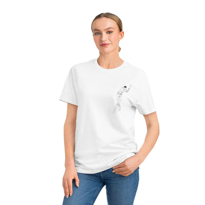 woman wearing an aizkolari design white organic tee by Aunti