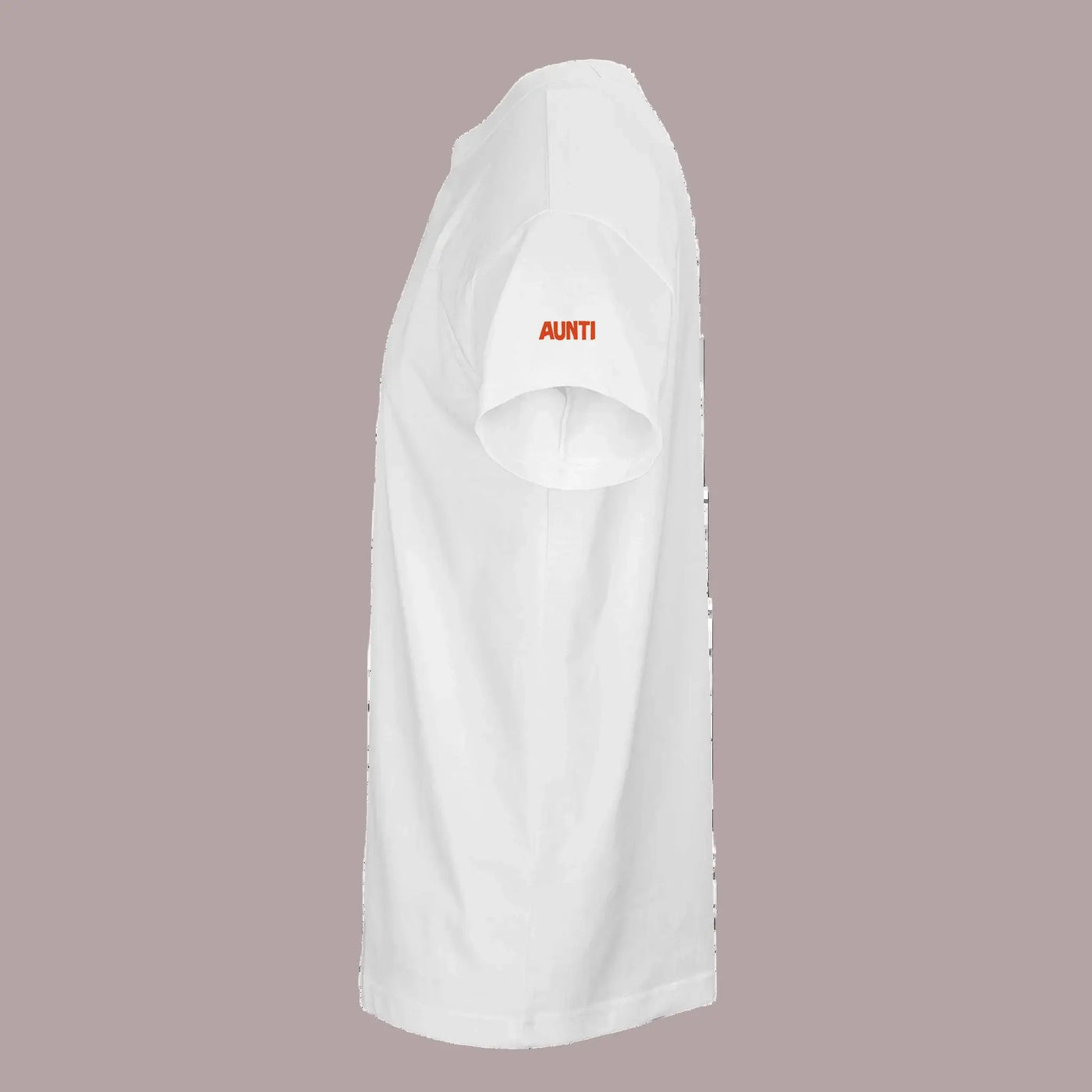 left view of a sustainable t-shrit by AUNTI