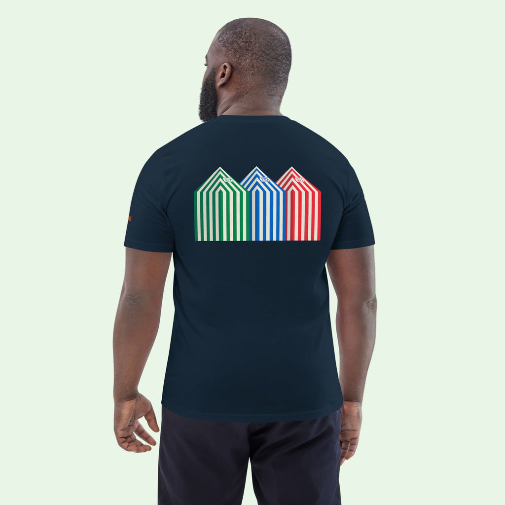hombre vistiendo Camiseta eco  diseño  trasero toldos Zarautz